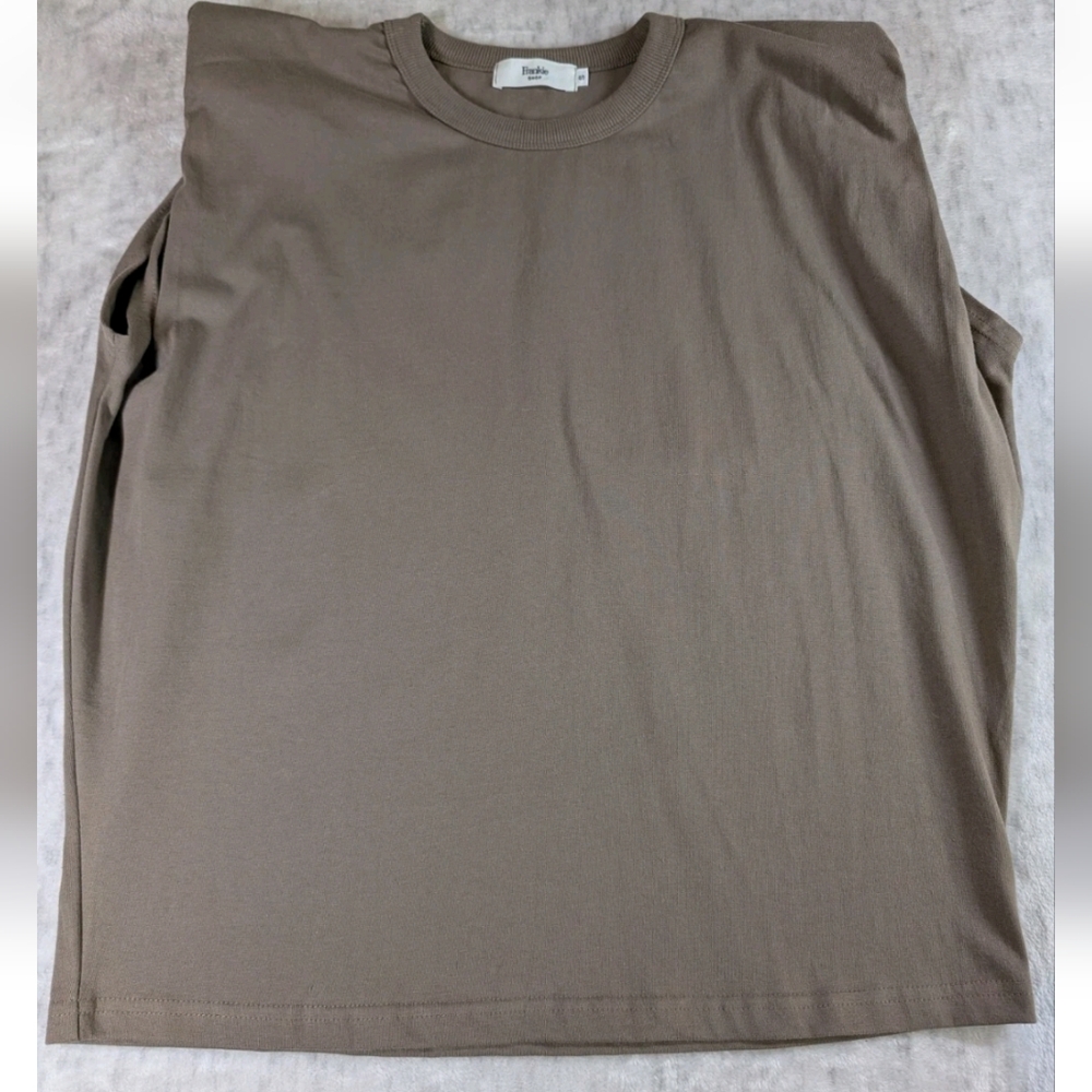 The Frankie Shop Eva Padded Shoulder T-shirt